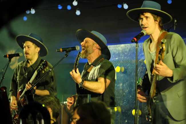 Bleu Jeans Bleu et l&rsquo;OSM lancent la chanson : «Faut que tu dises WOW !»