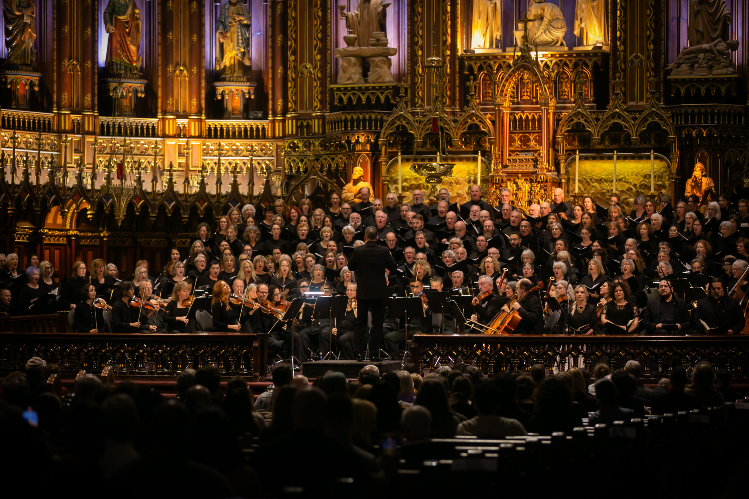 Le Requiem de Mozart à la basilique Notre-Dame: entre tradition et démesure chorale